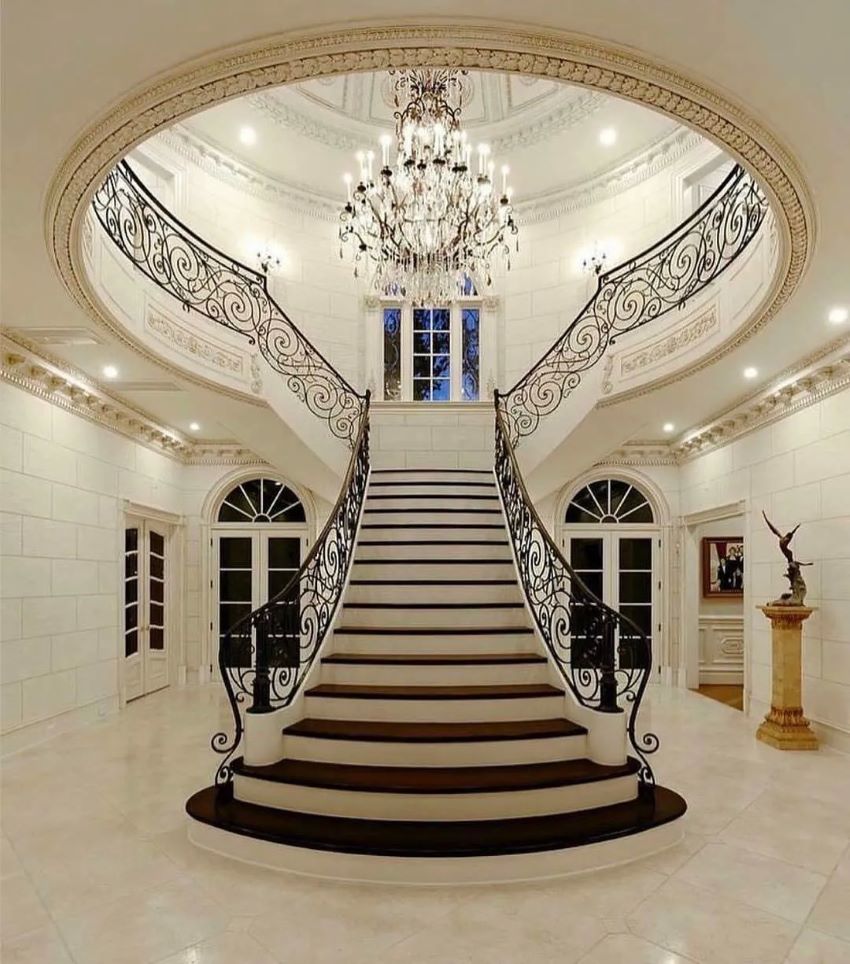 Cầu thang cong theo kiểu mềm mại được cho là thiết kế tốt nhất cho mọi ngôi nhà